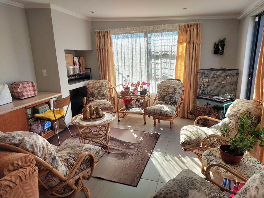 2 Bedroom Property for Sale in Ifafi North West